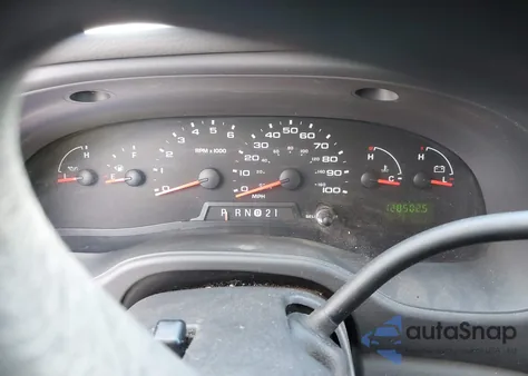 2004 Ford E-350 Super Duty Chateau/Xl/Xlt z USA, uszkodzony, nr VIN 1FBNE31L34HA63154